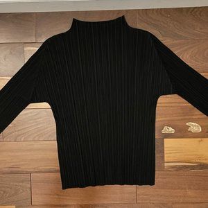 PLEATS PLEASE ISSEY MIYAKE TOP